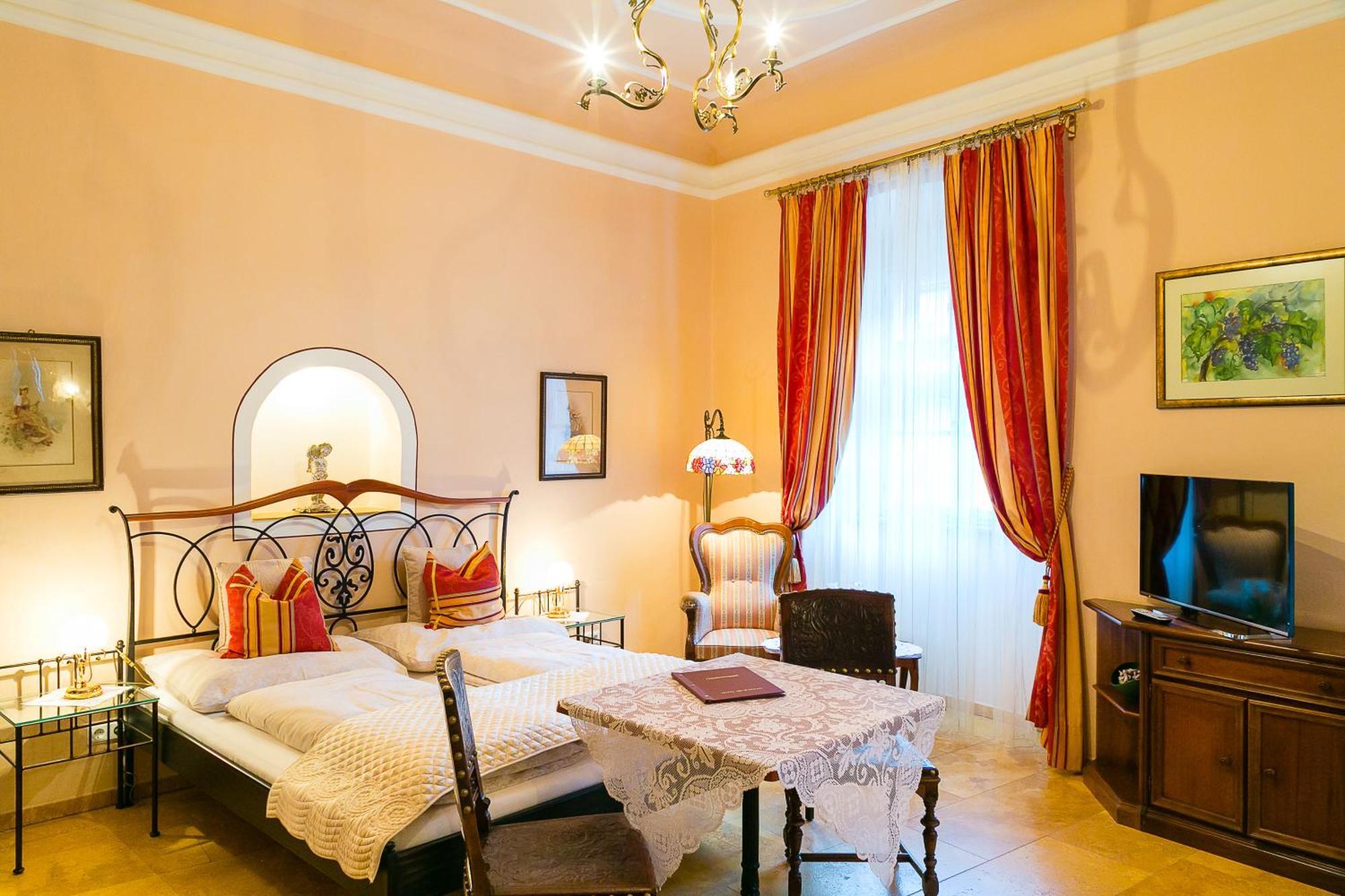 Boutique Hotel Ur-Wachau Вайсенкірхен-ін-дер-Вахау Екстер'єр фото